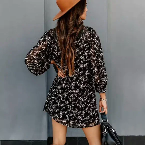 ROMANI TEXTURED FLORAL SHIFT DRESS - Picture 9 of 9